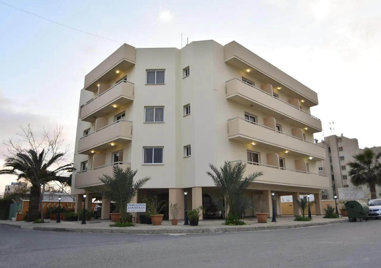 מלון דירות לרנקה Elysso Apartments